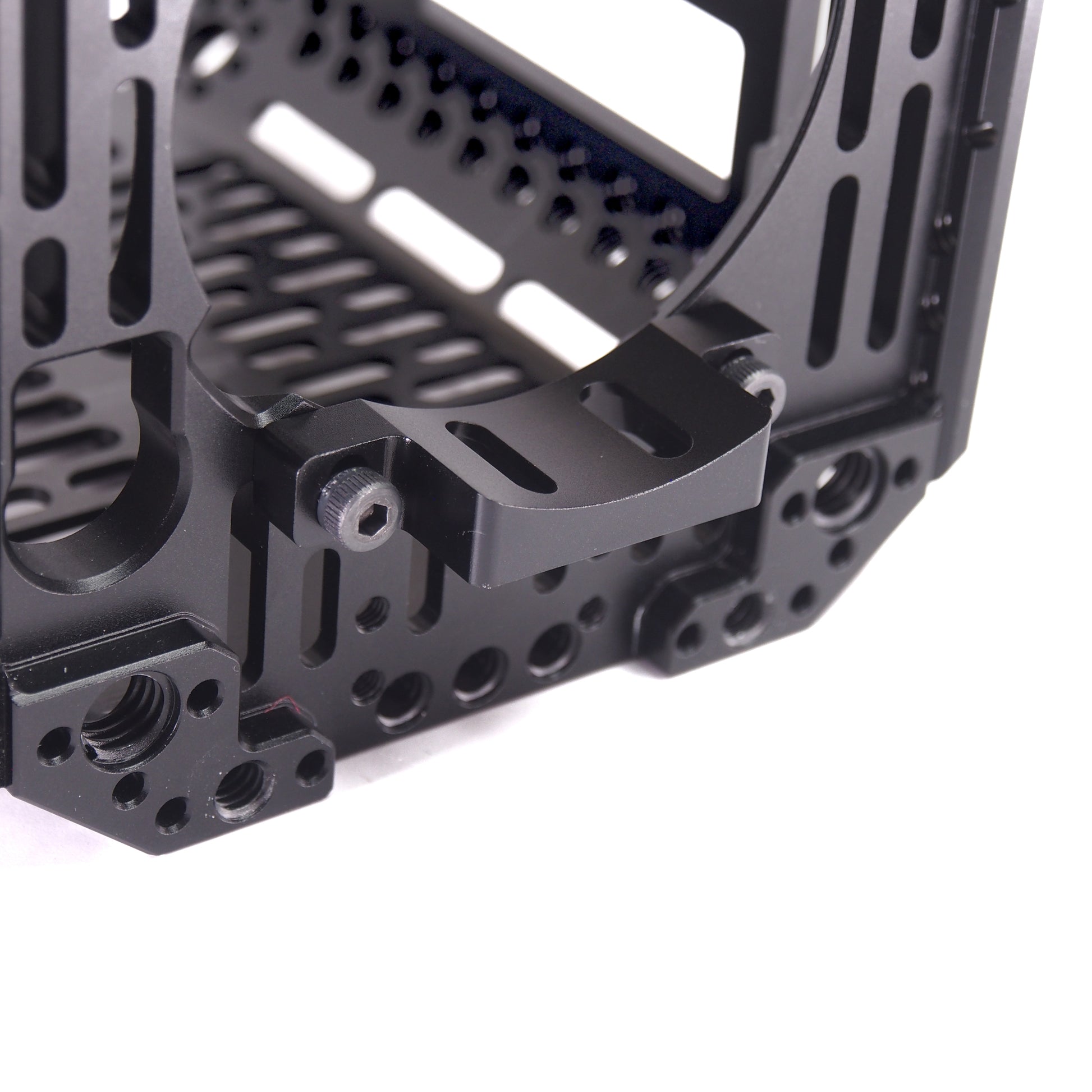 MC-21/ MC-31 Adapter Lock for Blackmagic PYXIS Cages – XLCS Designs